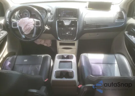 2015 Chrysler Town & Country Touring z USA, uszkodzony, nr VIN 2C4RC1BG7FR577363